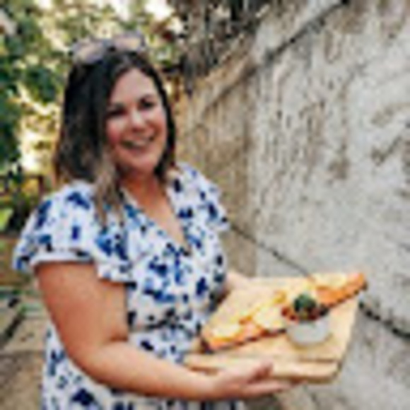 Meet your Posher, Ali - Picture 1 of 1